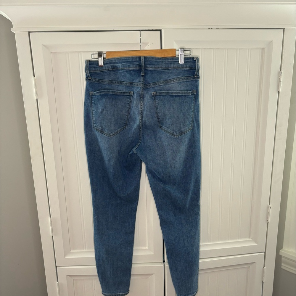 Old Navy Stonewashed jeans